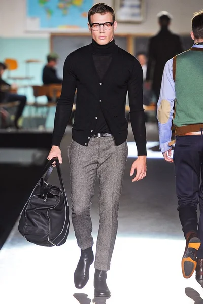 Look 14